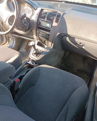 Hyundai Tucson cena 17500 przebieg: 227700, rok produkcji 2008 z Debrzno małe 301